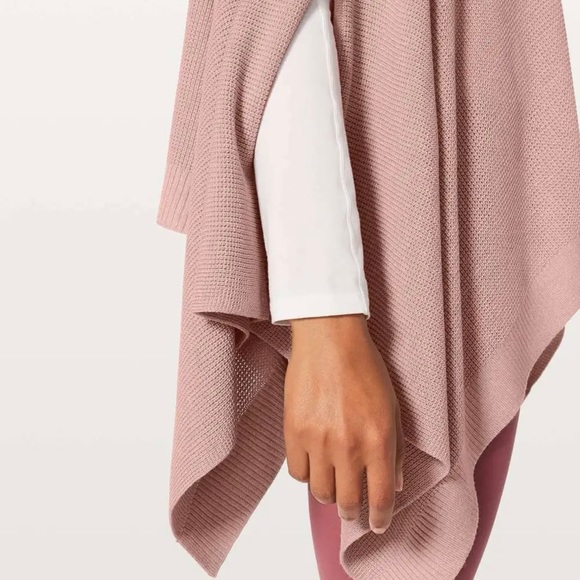 Lululemon Forward flow cape in mauve pink - Picture 4 of 7